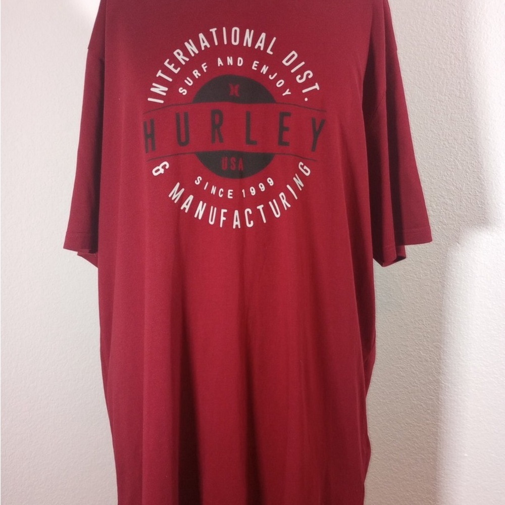 Hurley Men's red Graphic Tee